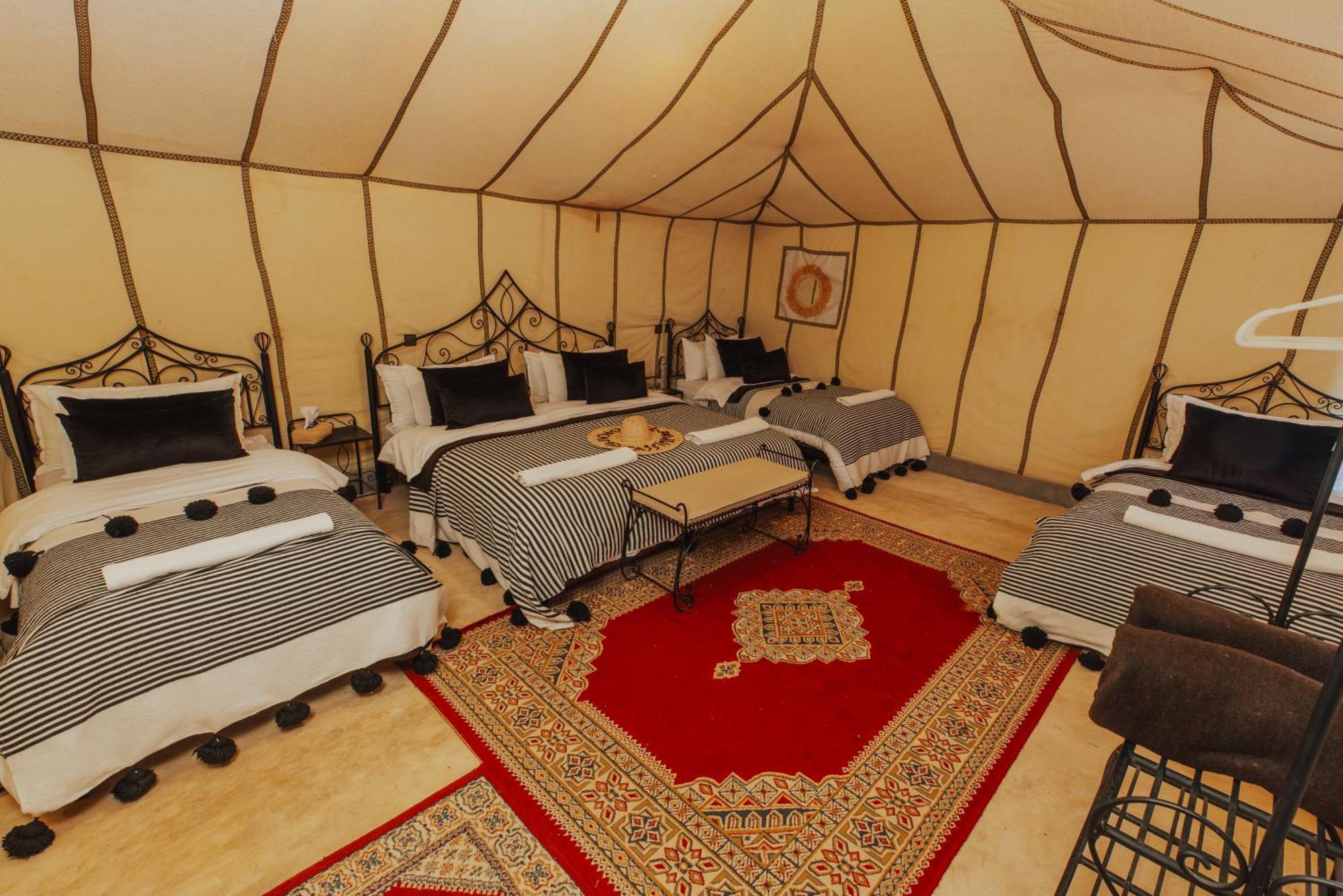 Sahara Glamping Merzouga Bagian luar foto