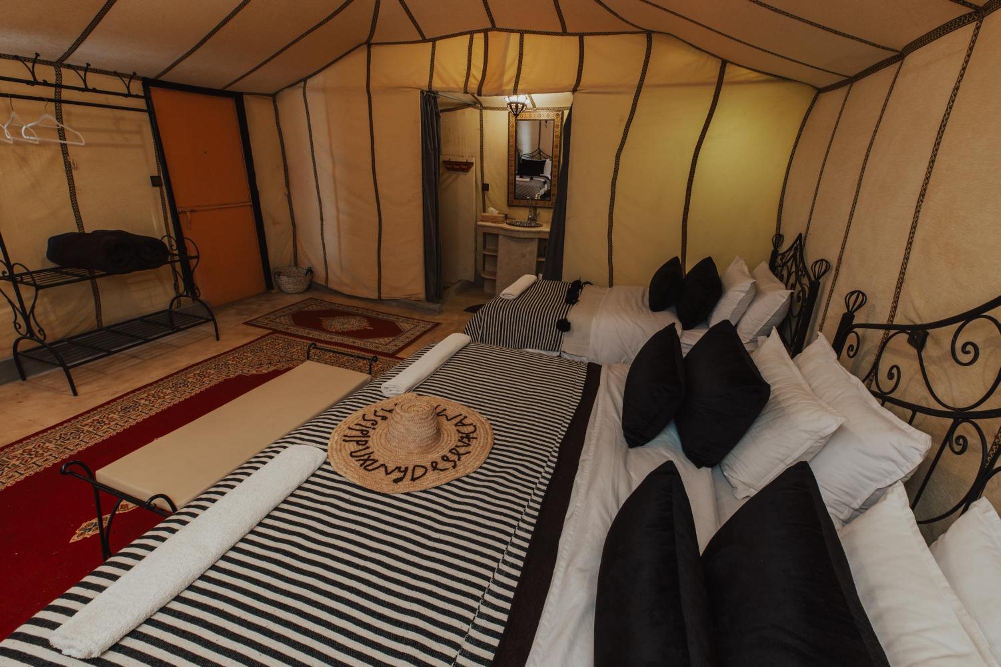 Sahara Glamping Merzouga Bagian luar foto