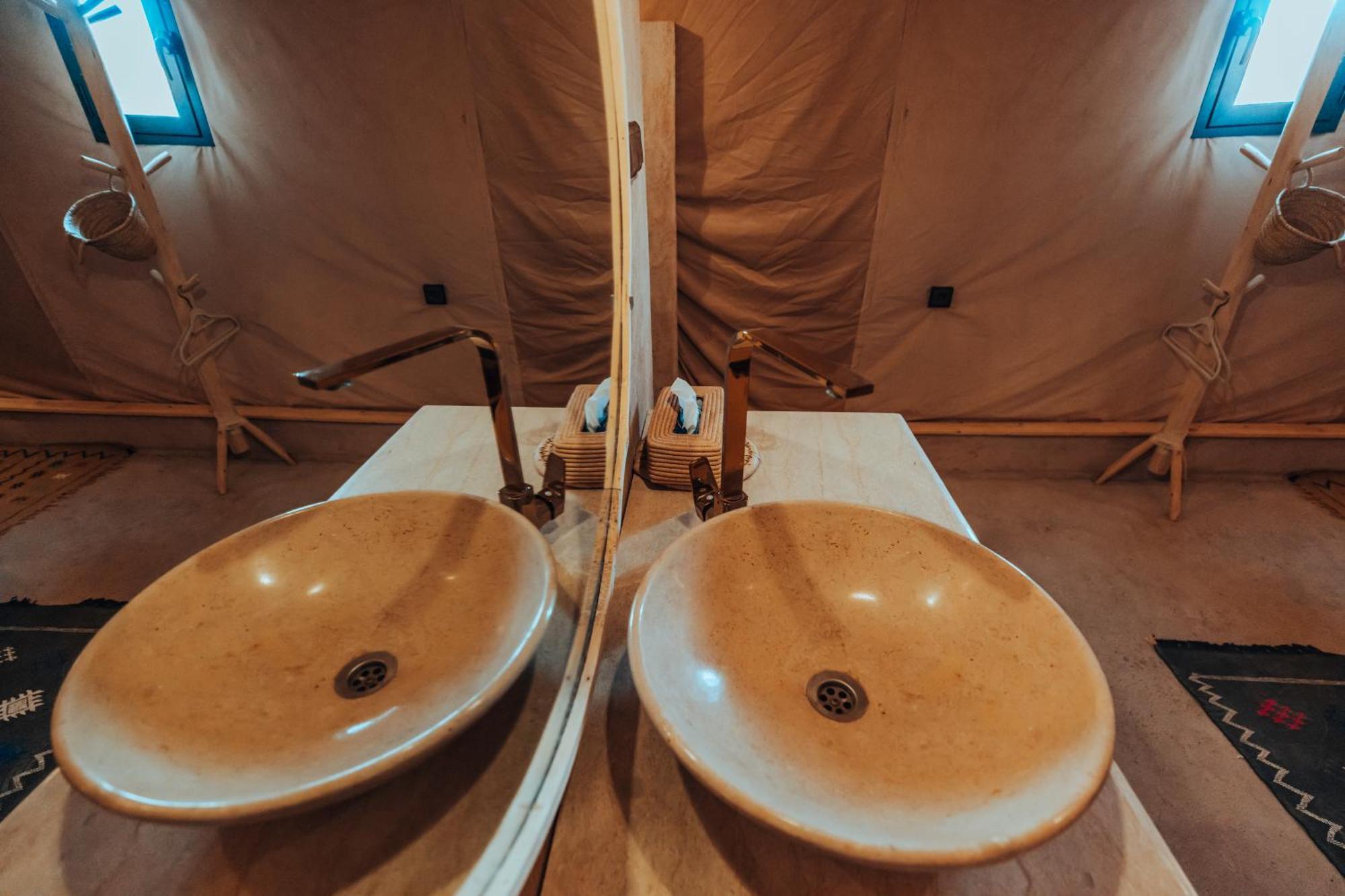 Sahara Glamping Merzouga Bagian luar foto